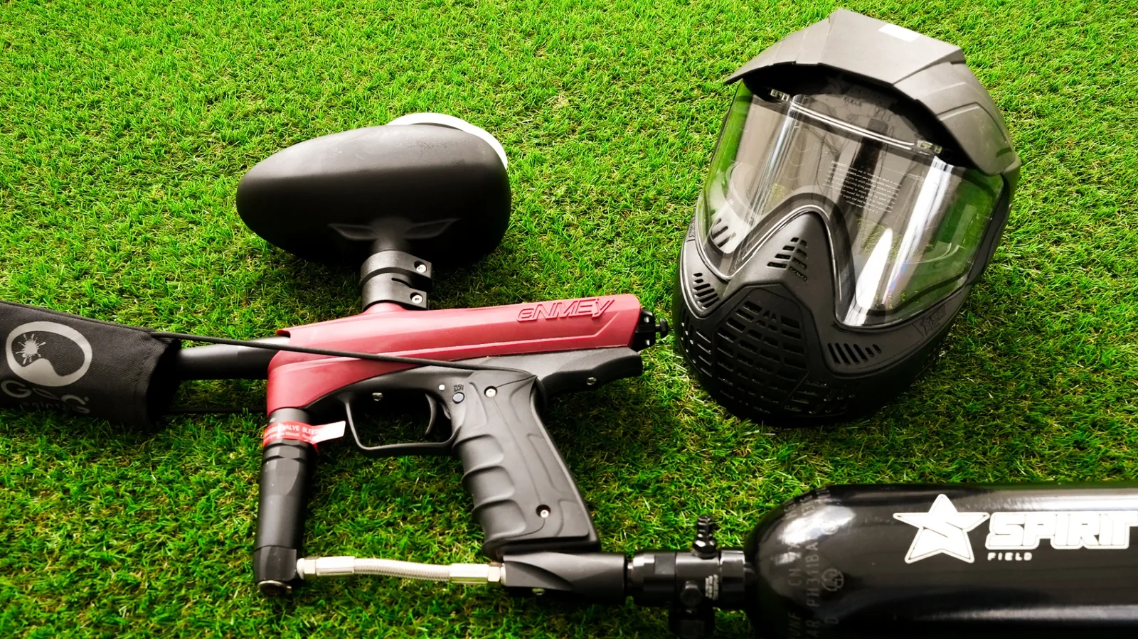 Équipement paintball adulte : lanceur, masque intégral et loader