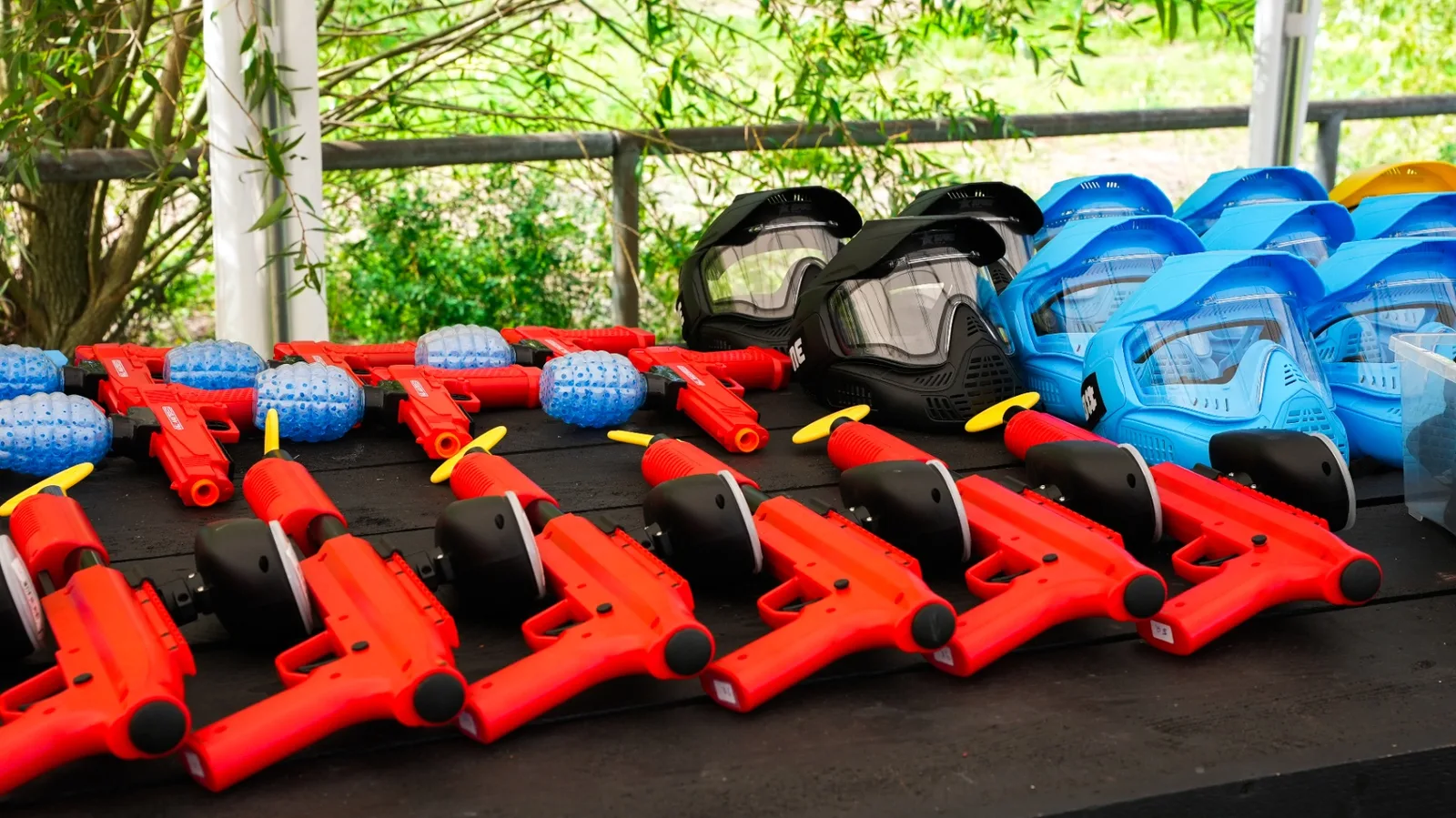 Équipement paintball enfant : masques intégraux et lanceurs basse pression