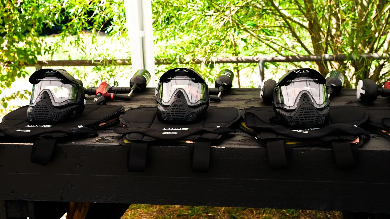 Masques intégraux et plastrons de sécurité paintball