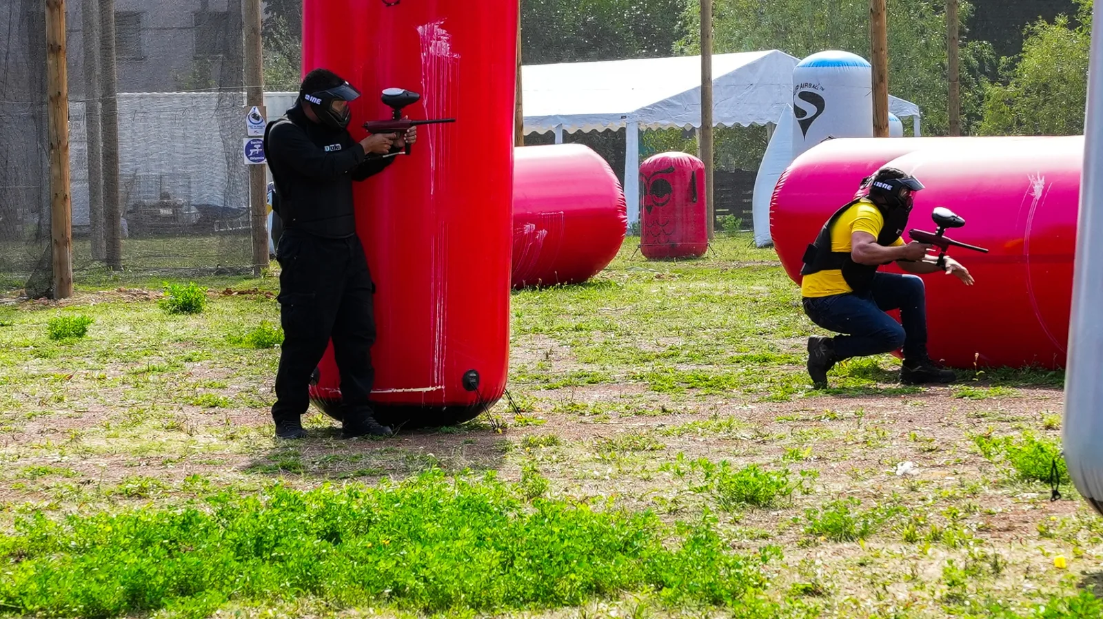 Partie de paintball adulte sur terrain airball à NX Paintball Neuilly-sur-Marne